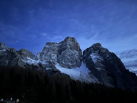 Parete nord del Monte Pelmo dal rifugio